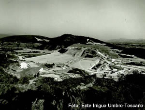 Costruzione dello Sbarramento della diga di Montedoglio