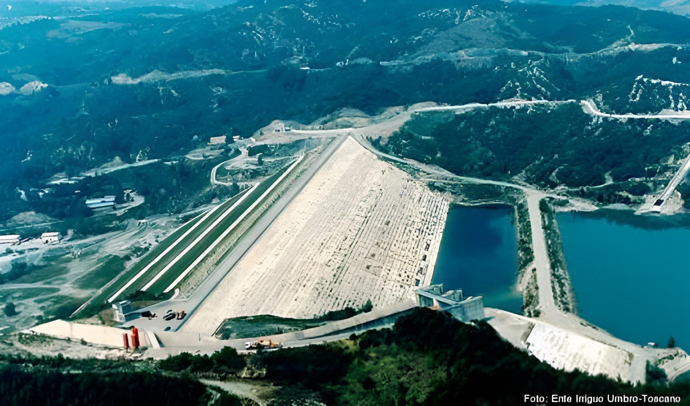 foto storica costruzione diga di Montedoglio